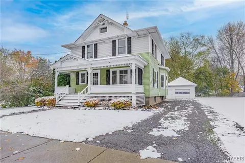 234 Lake St, Wilson, NY 14172