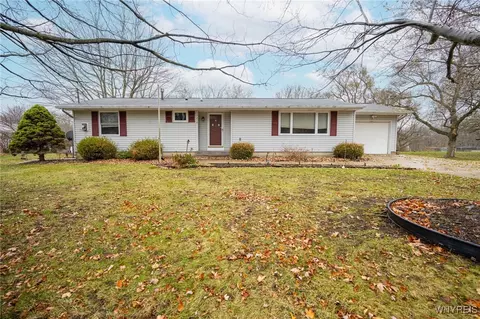 7212 Derby Rd, Evans, NY 14047
