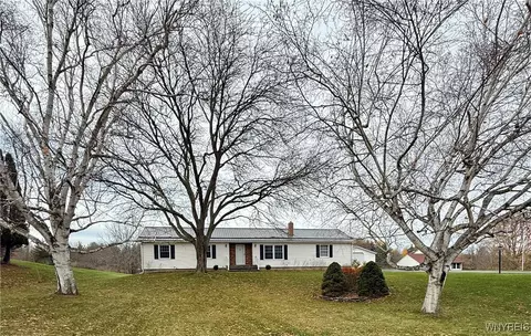8540 Seven Springs Rd, Batavia, NY 14020