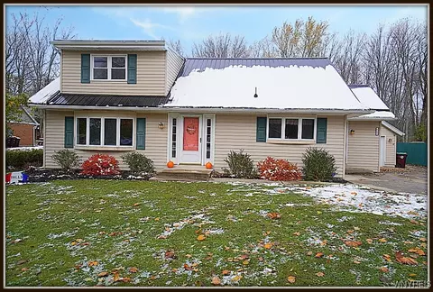 6302 Webster Rd, Orchard Park, NY 14127