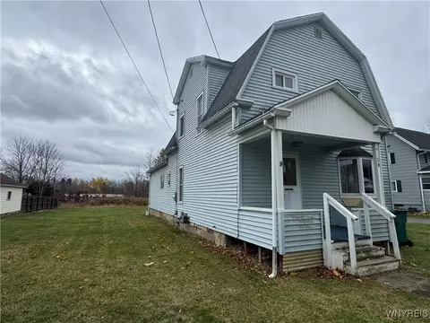 28 East St, Gainesville, NY 14066