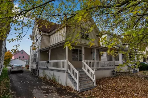 62 Pine Ridge Rd, Buffalo, NY 14211