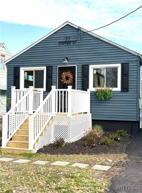 27 Dwyer St, West Seneca, NY 14224