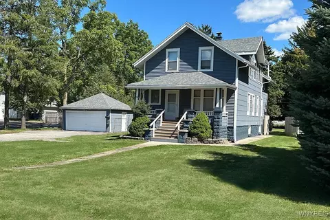 8 Melrose Rd, Amherst, NY 14221