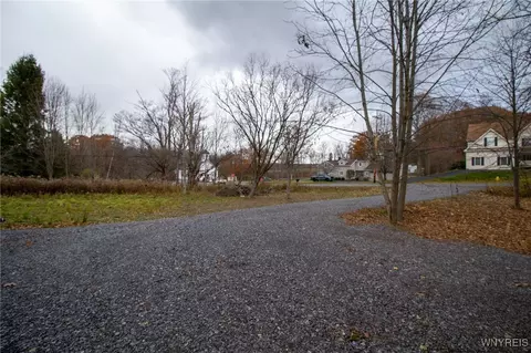 Cole Road, Orchard Park, NY 14127