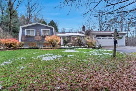 13340 Ward Rd, Holland, NY 14080