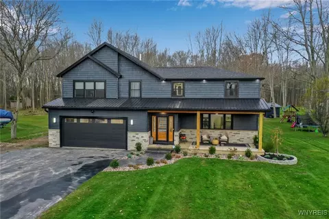 6662 Sheetram Rd, Pendleton, NY 14094