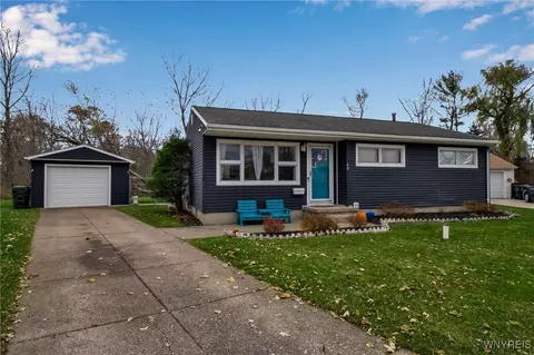 40 Rogers Dr, Depew, NY 14043