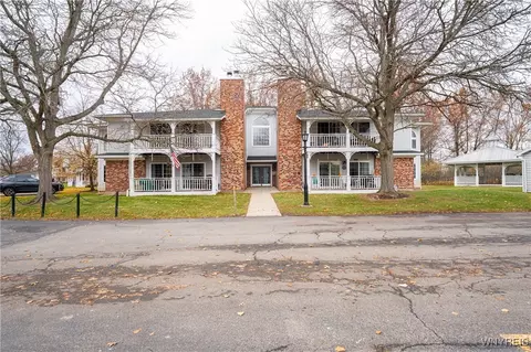 1115 Youngs Rd #H, Amherst, NY 14221