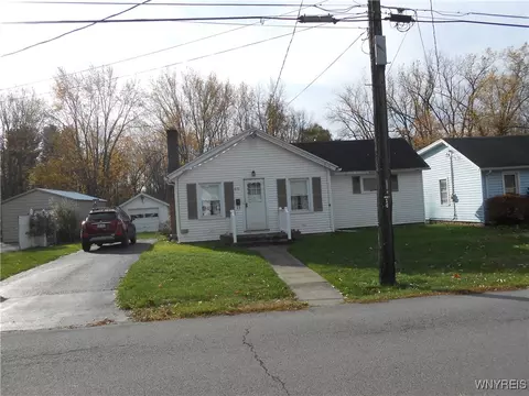 610 Moore St, Albion, NY 14411
