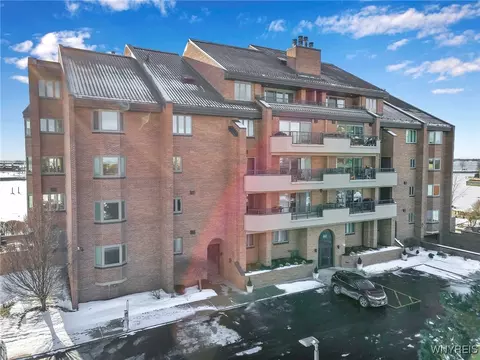 40 Waterfront Cir, Buffalo, NY 14202