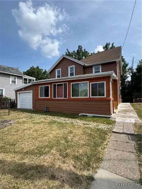 1739 Lockport St, Niagara Falls, NY 14305