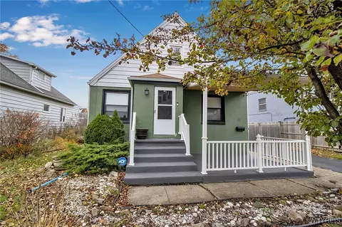 19 Crestwood Pl, Cheektowaga, NY 14225