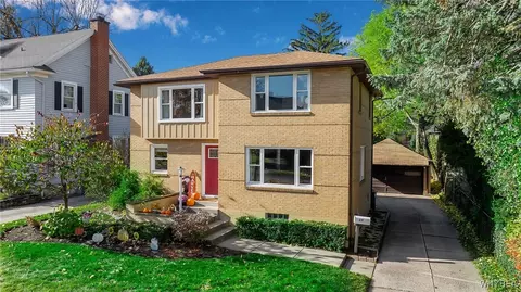 69 Berryman Dr, Amherst, NY 14226