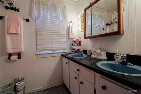 Bath - 511 S Academy, Ridgeway, NY 14103 photo 2 of 3