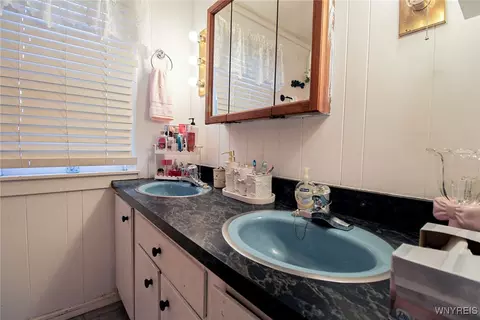 Bath - 511 S Academy, Ridgeway, NY 14103 photo 1 of 3