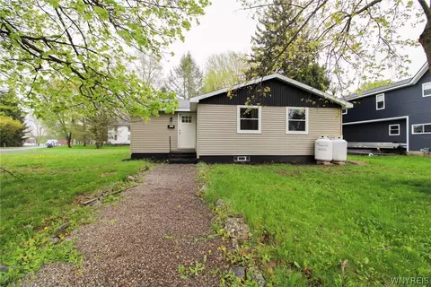 127 Brown St, Gaines, NY 14411