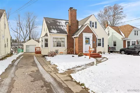 80 Randall Ter, Hamburg, NY 14075