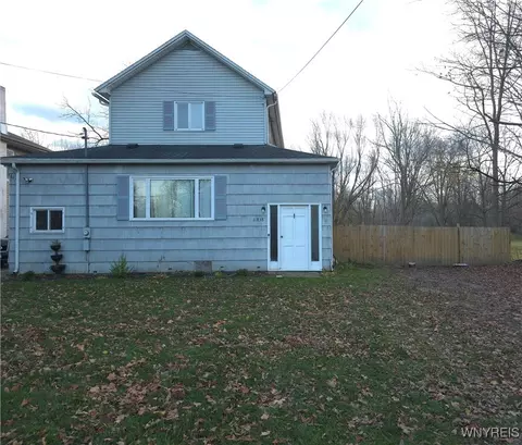 11838 Telegraph Rd, Ridgeway, NY 14103