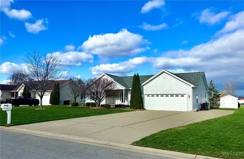 3851 Stone Ridge Rd, Wheatfield, NY 14120