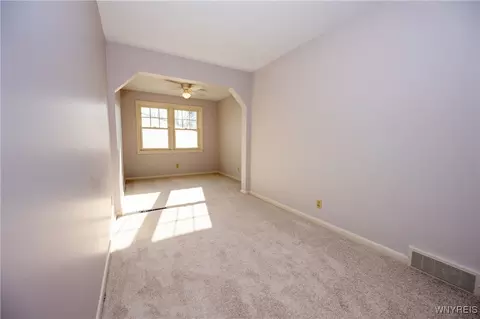 92 Devon Ln, Amherst, NY 14221 photo 18