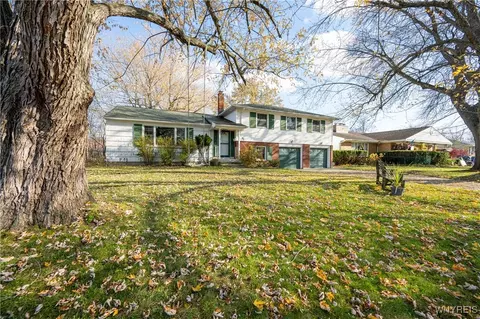 92 Devon Ln, Amherst, NY 14221 photo 3