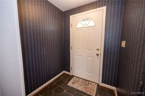 92 Devon Ln, Amherst, NY 14221 photo 5