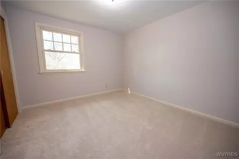 92 Devon Ln, Amherst, NY 14221 photo 16