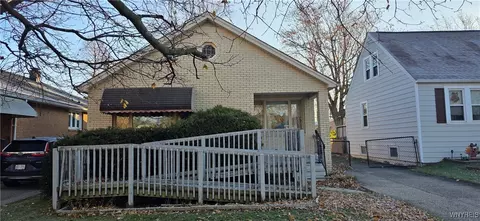 135 Mildred Dr, Cheektowaga, NY 14225
