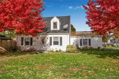 8399 Park Ave, Royalton, NY 14067