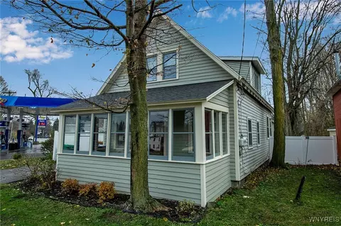 4971 Clark St, Hamburg, NY 14075