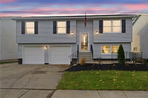 78 Rebecca Park, Buffalo, NY 14207
