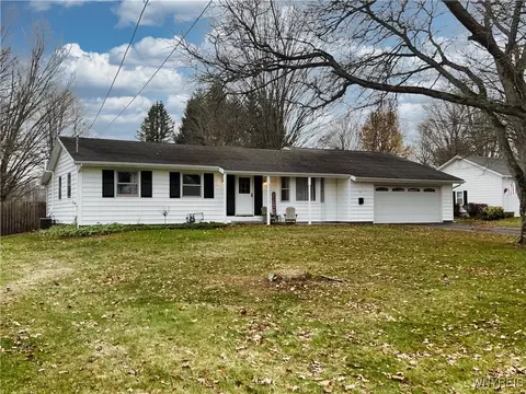 45 Gail Dr, New Albion, NY 14719