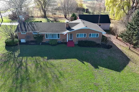 2000 Maple Rd, Wilson, NY 14172
