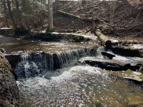 1292 Halls Corner Rd, Attica, NY 14011