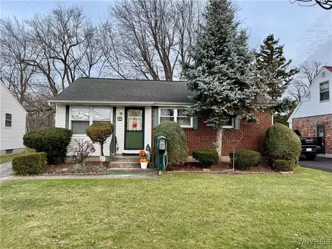 84 Loretto Dr, Cheektowaga, NY 14225