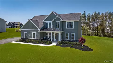 71 Woodthrush Trl, Orchard Park, NY 14127