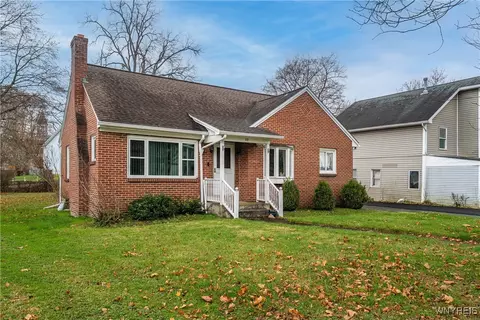 33 Aldrich St, Persia, NY 14070