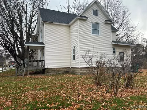 11 Genesee St E, Perry, NY 14530 photo 3