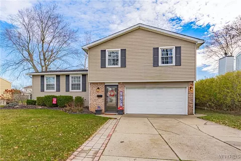 313 Shetland Dr, Amherst, NY 14221