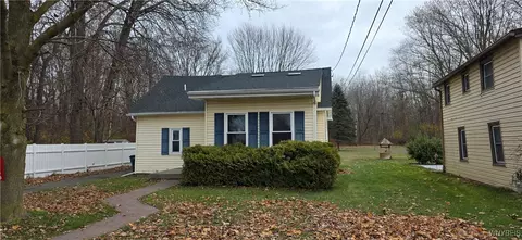 2749 Caledonia St, Newfane, NY 14108