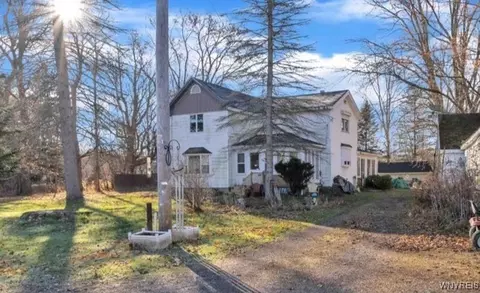 9005 Tonawanda Crk Rd, Clarence Center, NY 14032