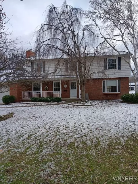 288 W Maplemere Rd, Amherst, NY 14221