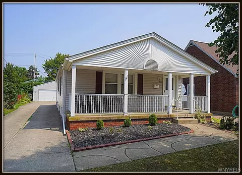 30 Bannard Ave, Tonawanda, NY 14150