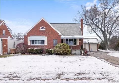 70 Tudor Rd, Cheektowaga, NY 14215