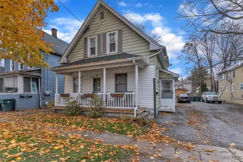 42 5th Ave, North Tonawanda, NY 14120