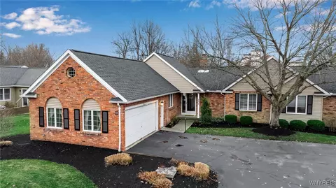 235 Old Oak Post Rd, East Amherst, NY 14051