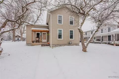 50 Rochester St, Bergen, NY 14416