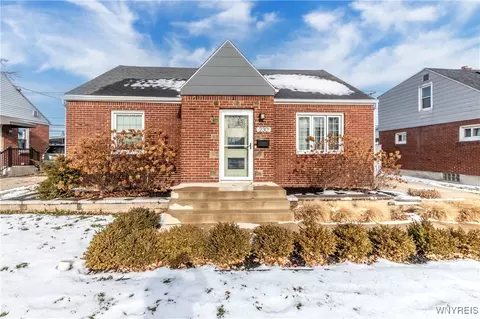 230 Glencove Rd, Buffalo, NY 14223