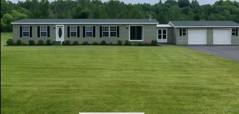 601 Freedom Rd, Hanover, NY 14062
